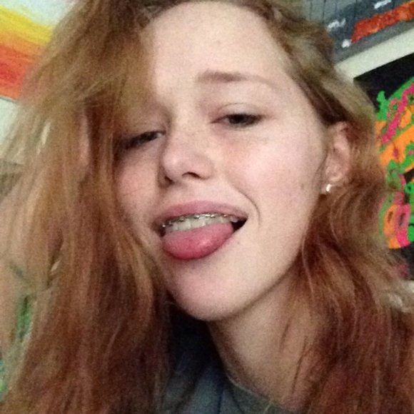 Meet your Posher, Claire - Picture 4 of 4